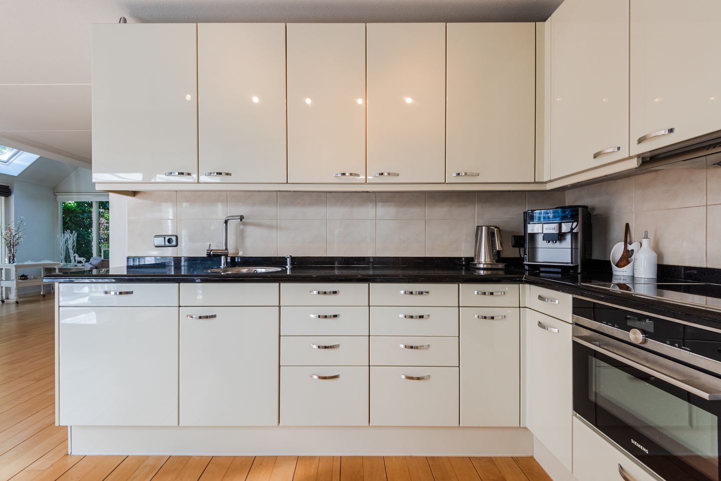 Spacious Detached Home with Private Practice Suite and Solar Power — 19