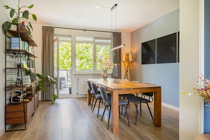 Photo 4 of Molukkenstraat 100