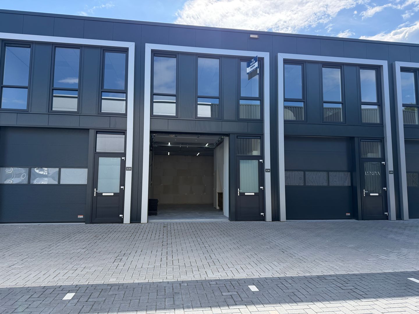 View photo 4 of Jellinghausstraat 2-34