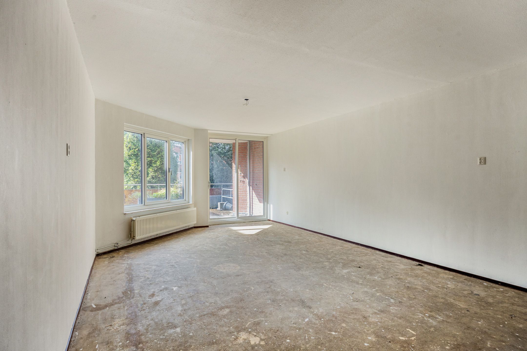 Spacious Apartment with Two Parking Spaces and Sunny Terraces in Capelle aan den IJssel — 15