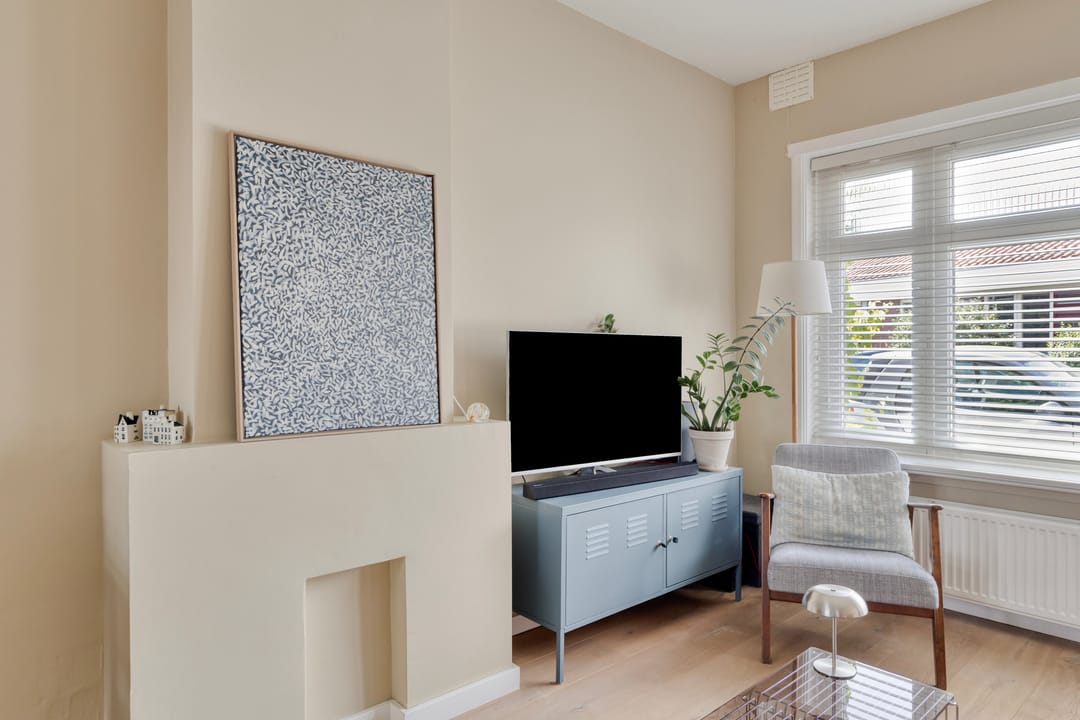 Modernized Ground Floor Apartment with Spacious Garden in Utrecht — 7