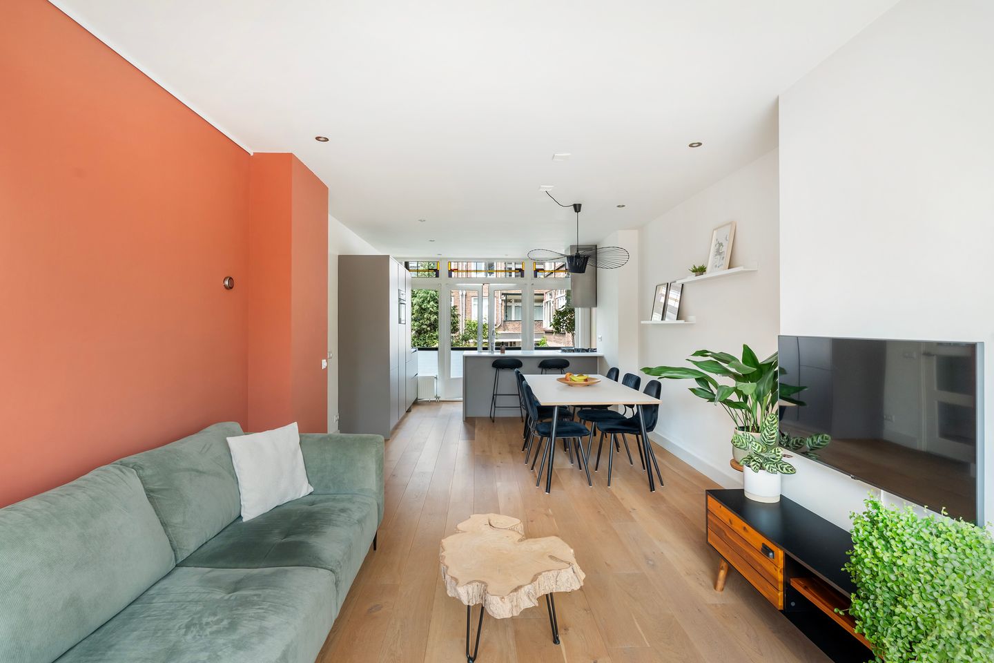 Charming Double Upper Apartment in Historical Liskwartier with Modern Comfort — 14