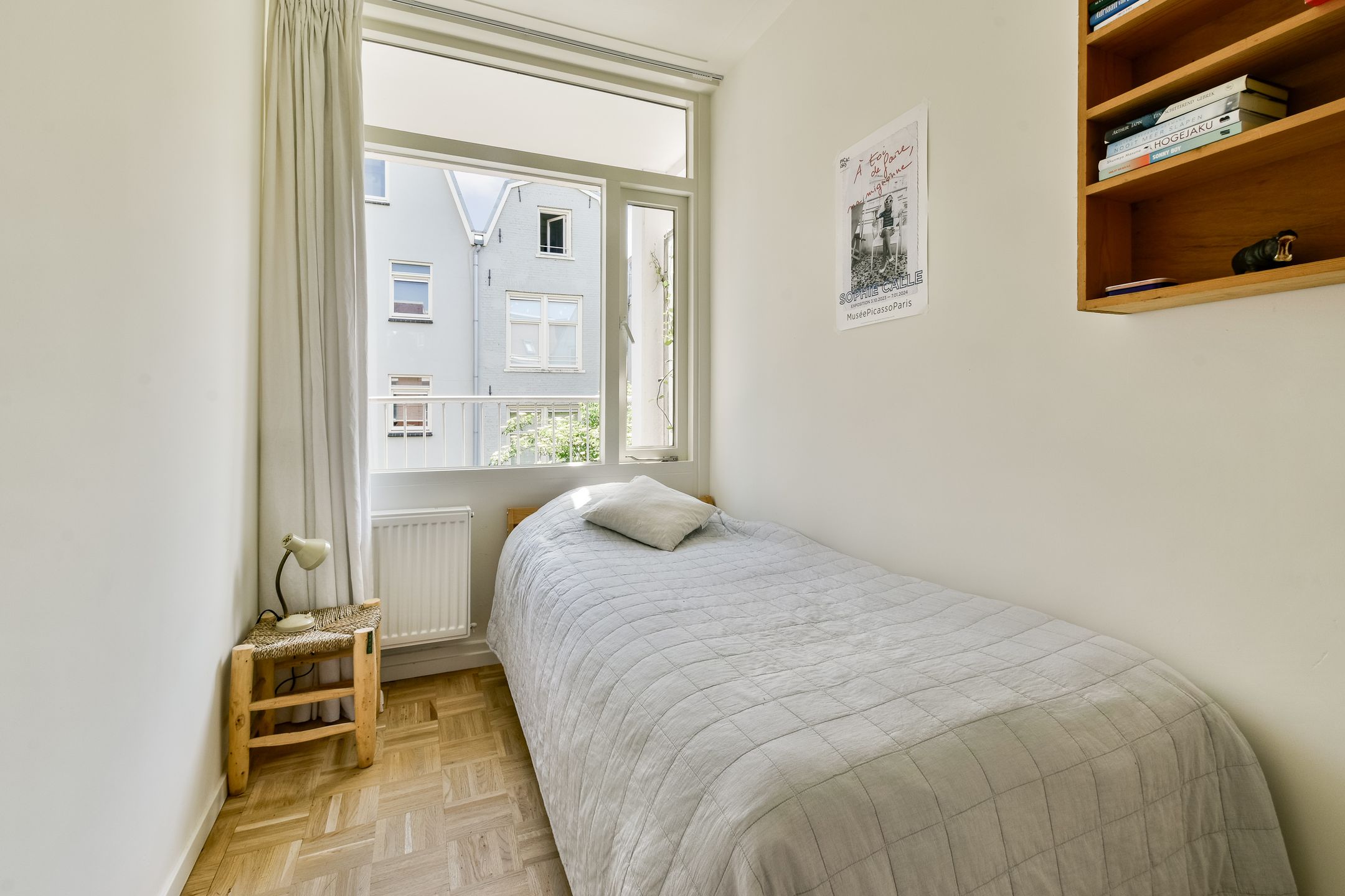 Renovated 3-Room Apartment in Jordaan with Canal Views — 24