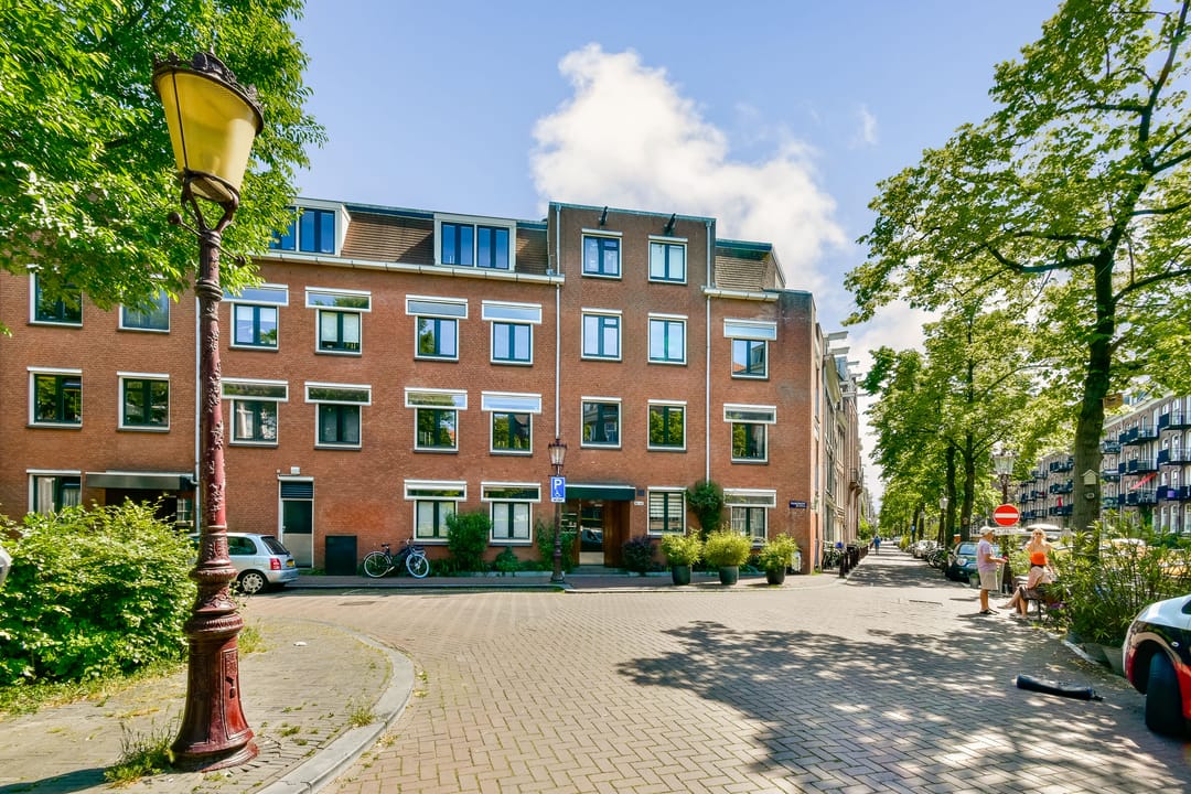 Renovated 3-Room Apartment in Jordaan with Canal Views — 28