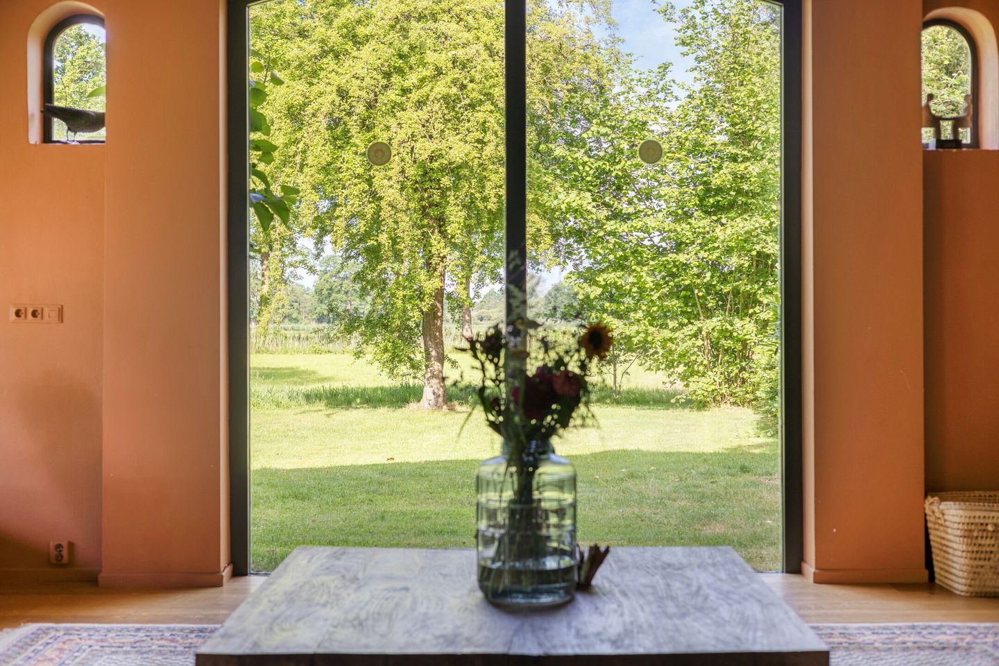 Exceptional Thatched Farmhouse with Pool, Sauna, and Private Guest House — 10