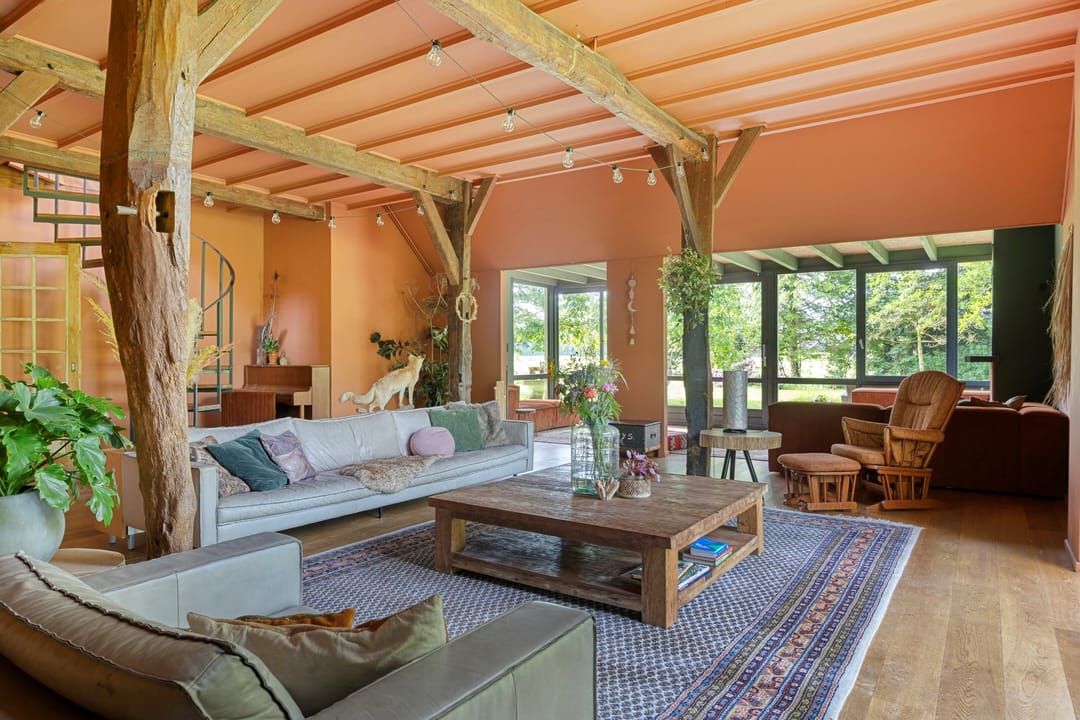 Exceptional Thatched Farmhouse with Pool, Sauna, and Private Guest House — 8