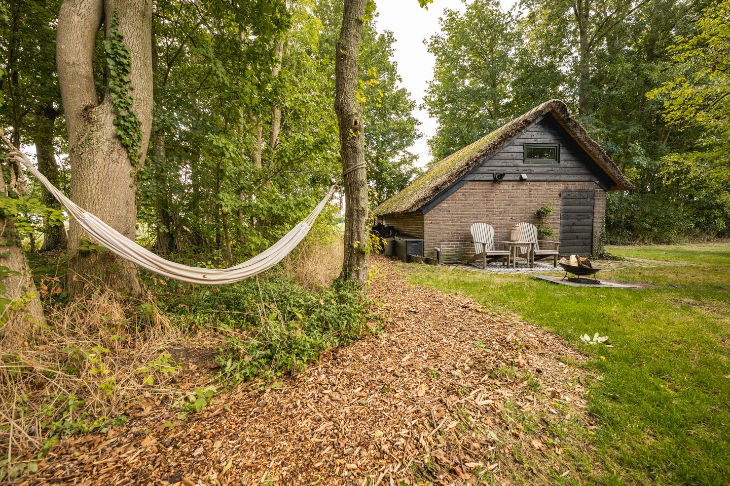 Exceptional Thatched Farmhouse with Pool, Sauna, and Private Guest House — 34