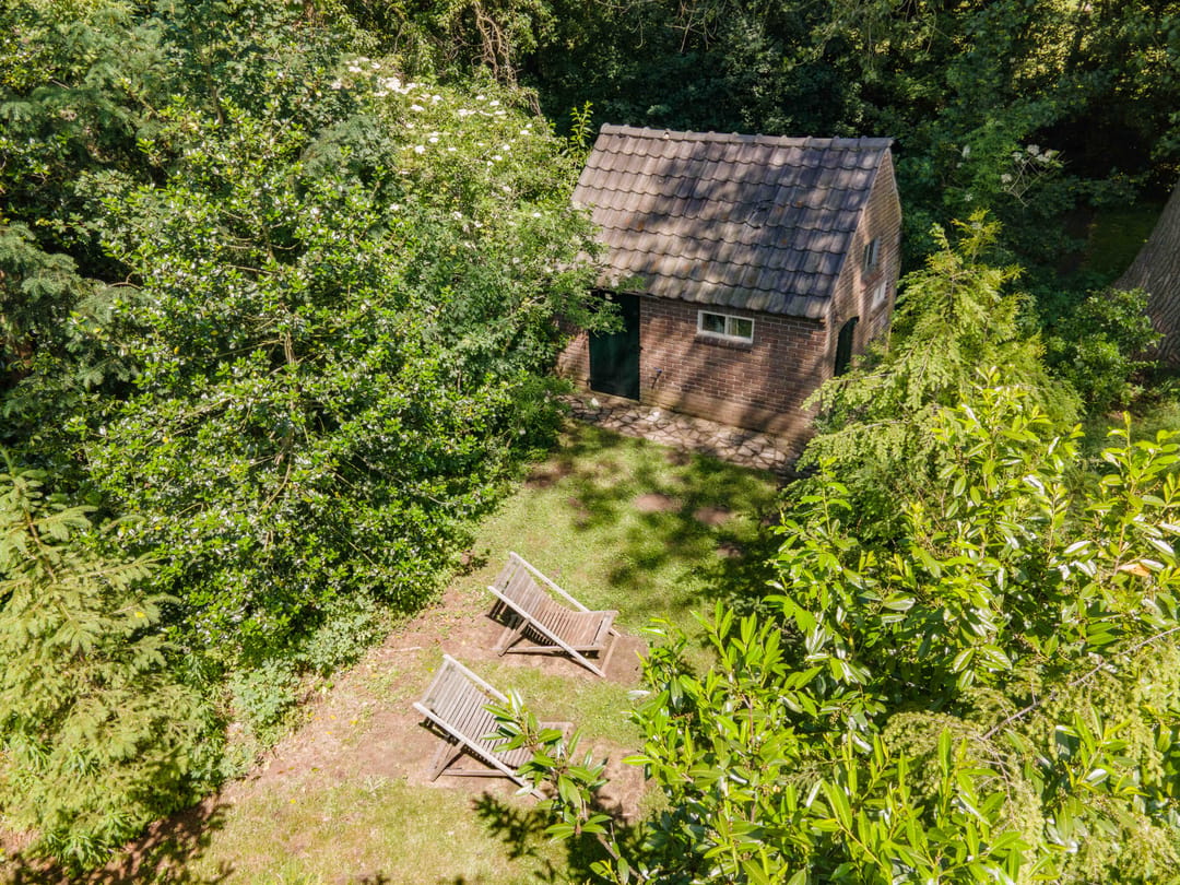 Exceptional Thatched Farmhouse with Pool, Sauna, and Private Guest House — 43