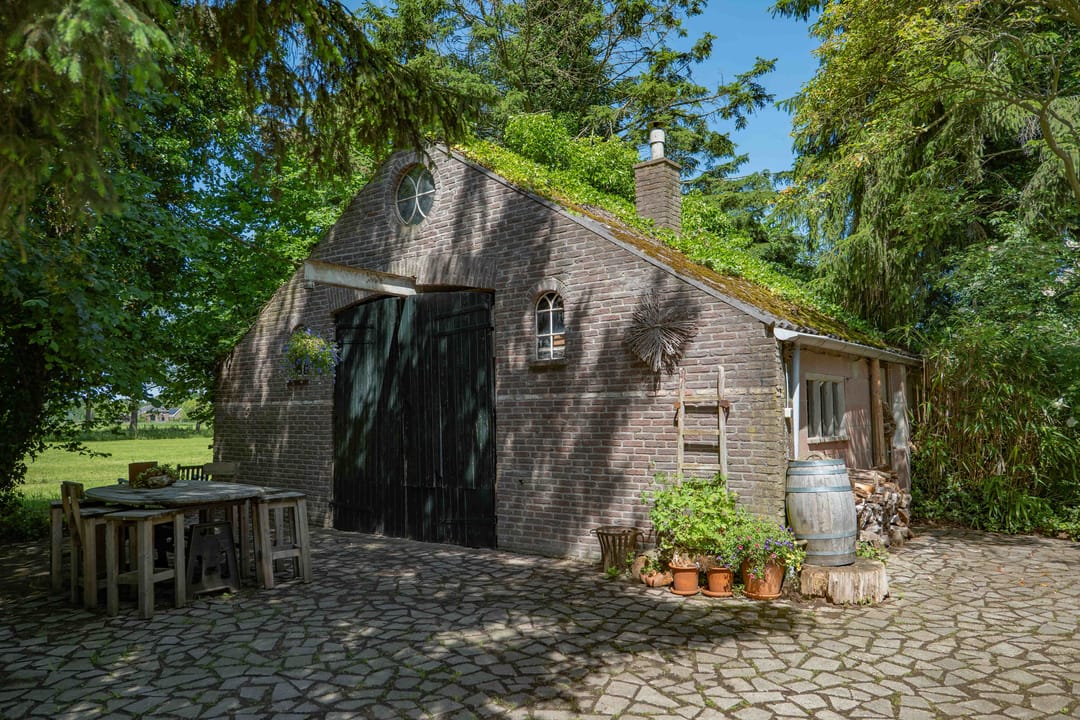 Exceptional Thatched Farmhouse with Pool, Sauna, and Private Guest House — 67