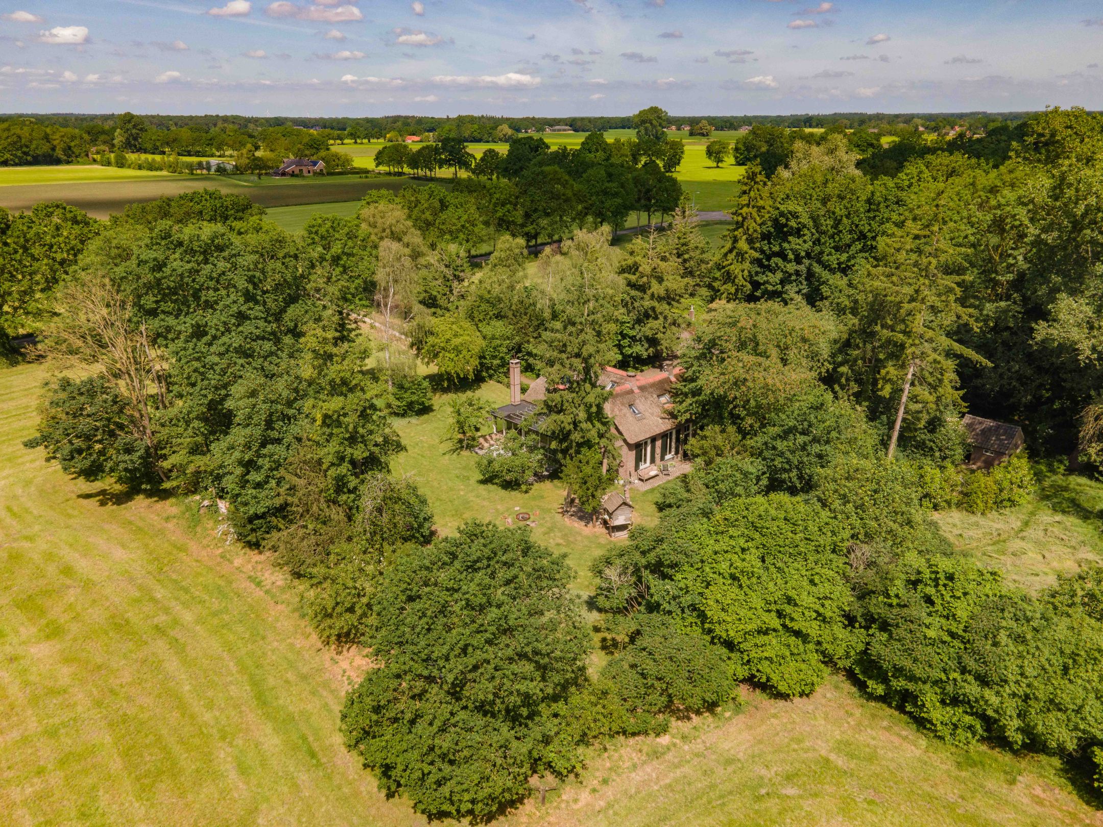 Exceptional Thatched Farmhouse with Pool, Sauna, and Private Guest House — 48
