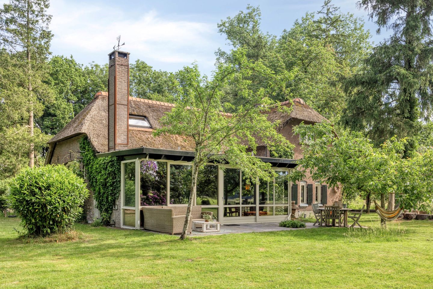 Exceptional Thatched Farmhouse with Pool, Sauna, and Private Guest House — 59