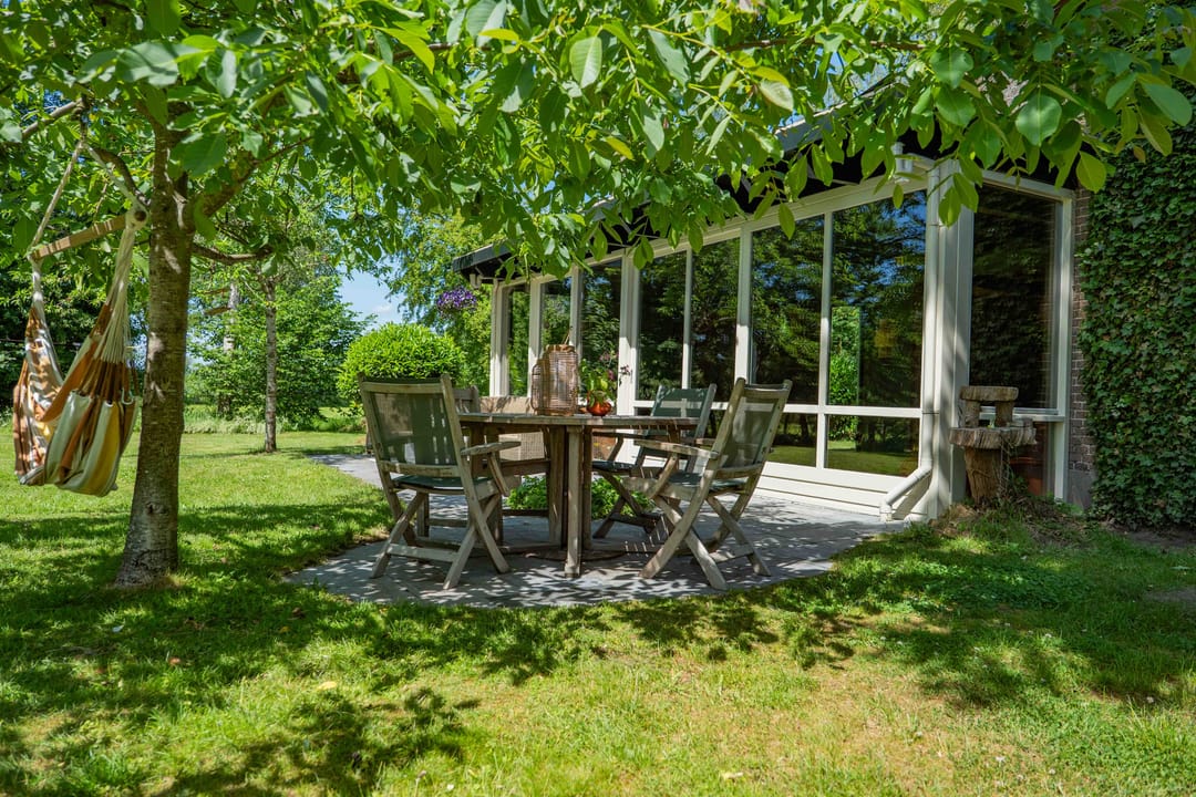 Exceptional Thatched Farmhouse with Pool, Sauna, and Private Guest House — 61