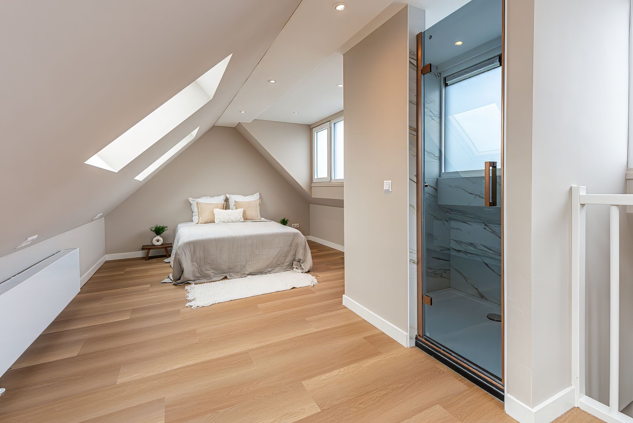 Stylish Move-in Ready Home with Versatile Outbuilding in Prime Hilversum Location — 15
