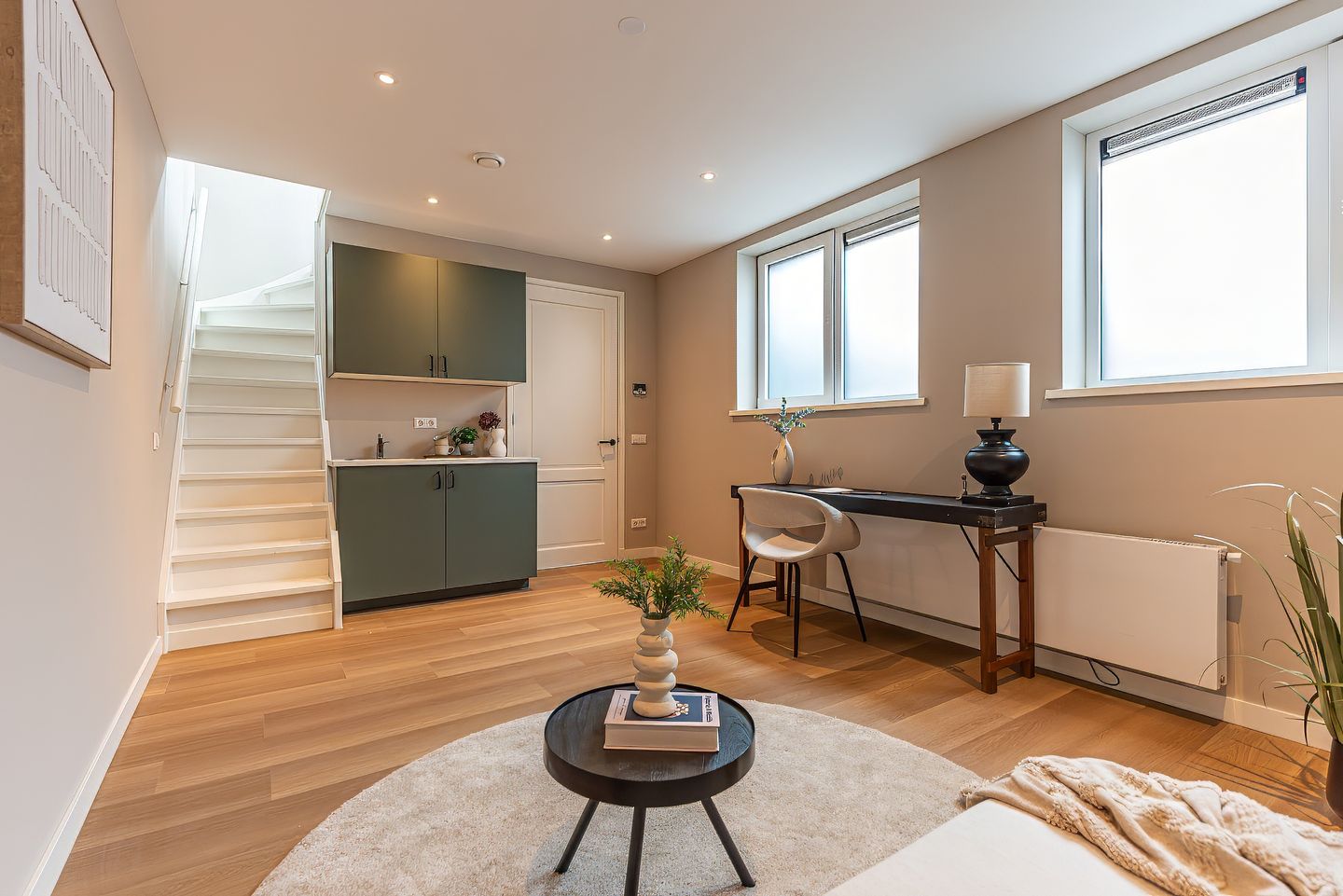 Stylish Move-in Ready Home with Versatile Outbuilding in Prime Hilversum Location — 14