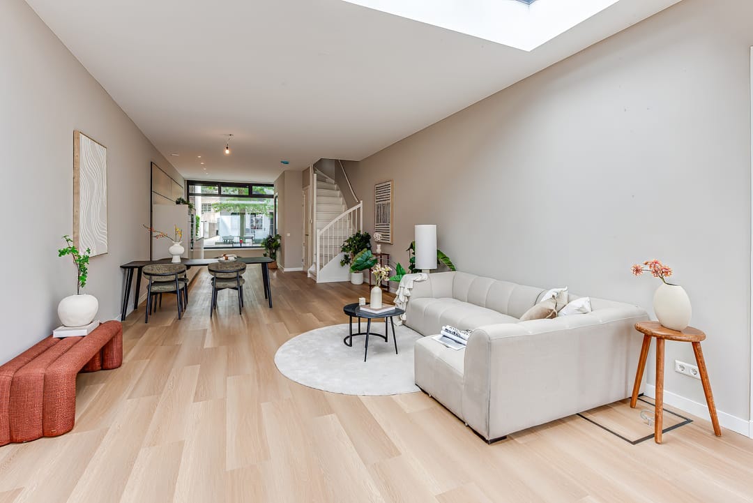 Stylish Move-in Ready Home with Versatile Outbuilding in Prime Hilversum Location — 11