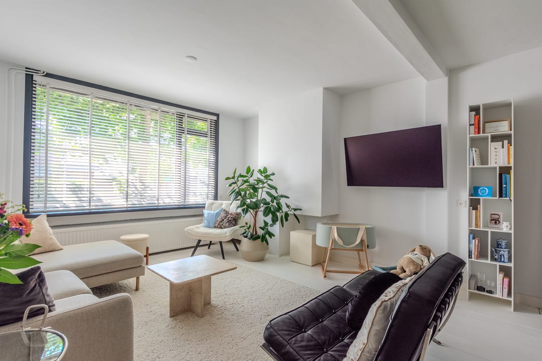 Move-in Ready Extended 1930s Terraced Home with Modern Features and Garden Canopy in Steenbergen Center — 11
