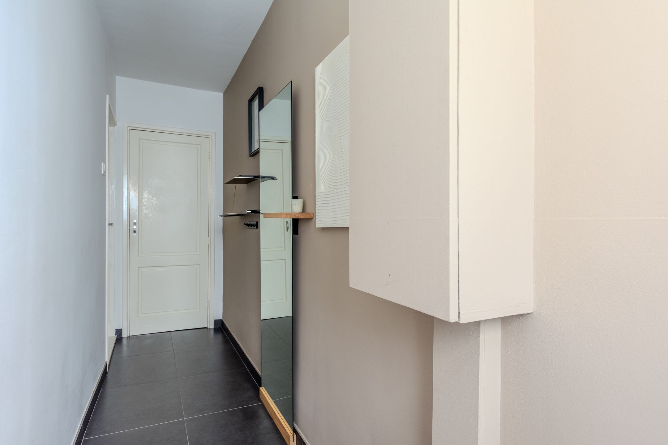 Move-in Ready Extended 1930s Terraced Home with Modern Features and Garden Canopy in Steenbergen Center — 9