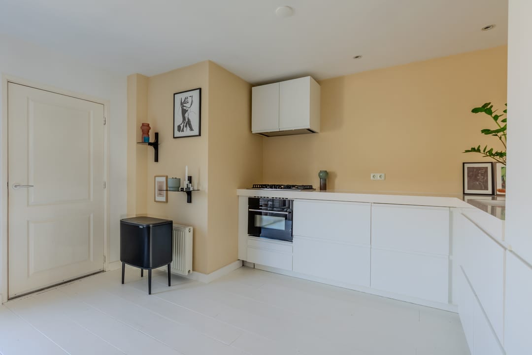 Move-in Ready Extended 1930s Terraced Home with Modern Features and Garden Canopy in Steenbergen Center — 23