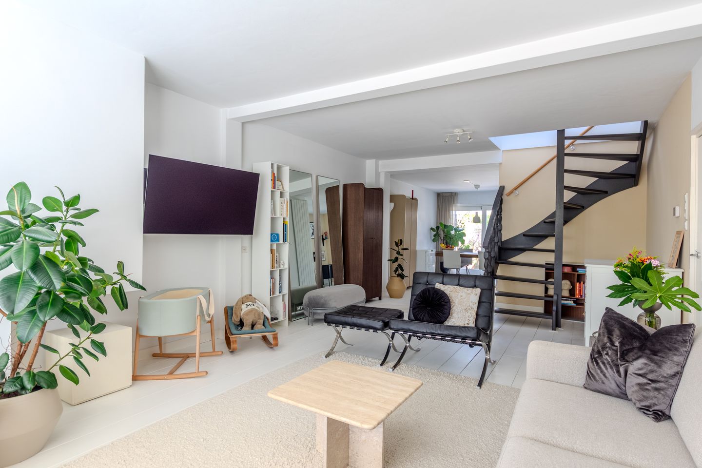 Move-in Ready Extended 1930s Terraced Home with Modern Features and Garden Canopy in Steenbergen Center — 14
