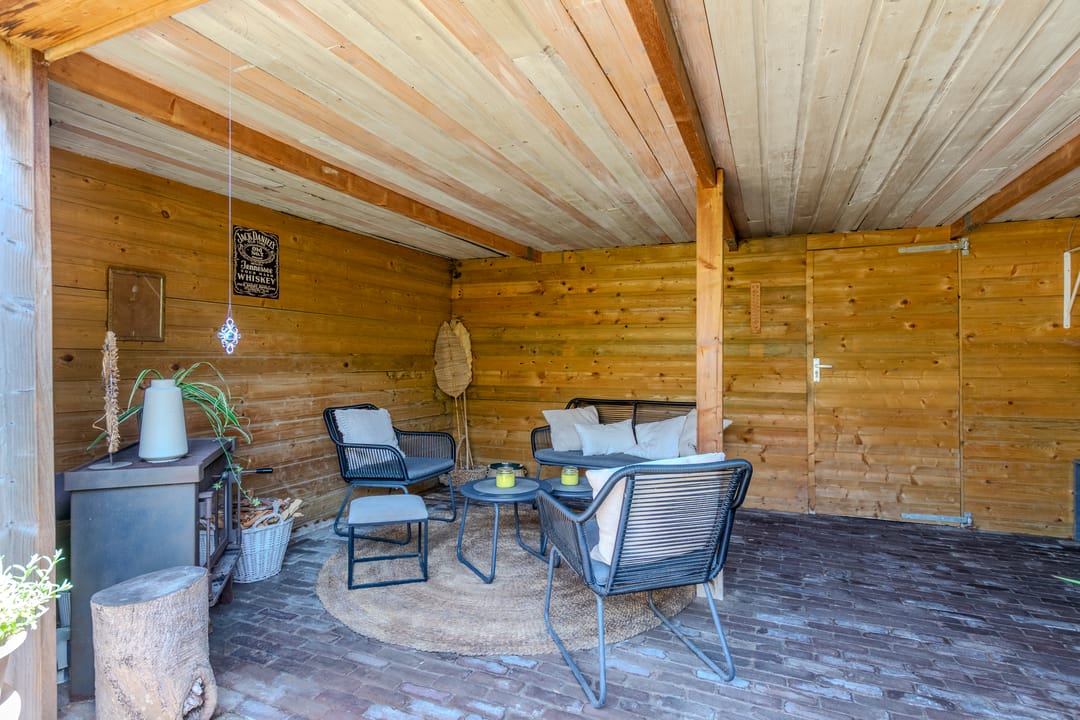 Move-in Ready Extended 1930s Terraced Home with Modern Features and Garden Canopy in Steenbergen Center — 43