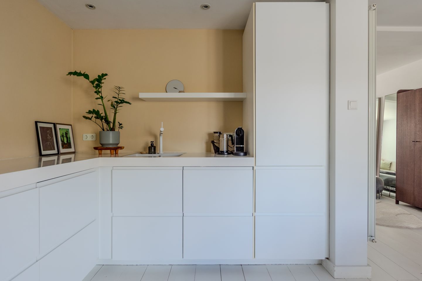 Move-in Ready Extended 1930s Terraced Home with Modern Features and Garden Canopy in Steenbergen Center — 19