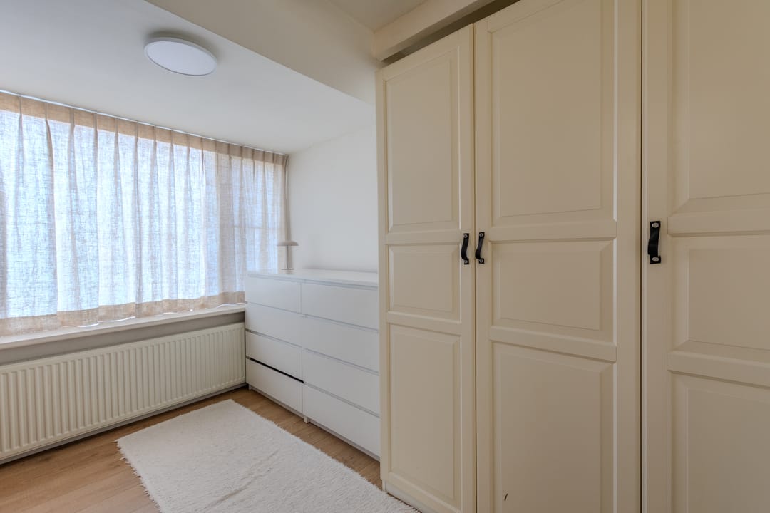 Move-in Ready Extended 1930s Terraced Home with Modern Features and Garden Canopy in Steenbergen Center — 32
