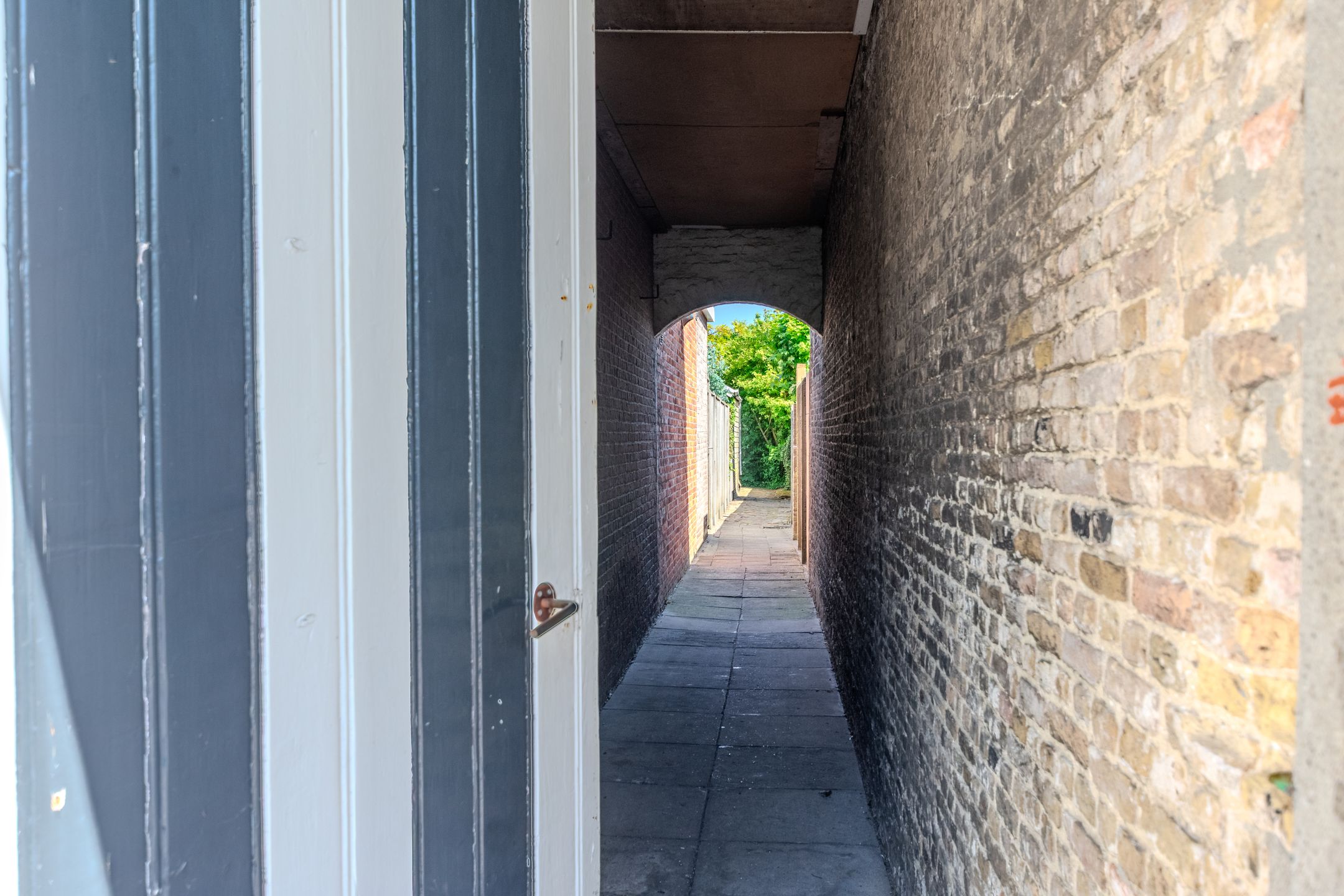 Move-in Ready Extended 1930s Terraced Home with Modern Features and Garden Canopy in Steenbergen Center — 48