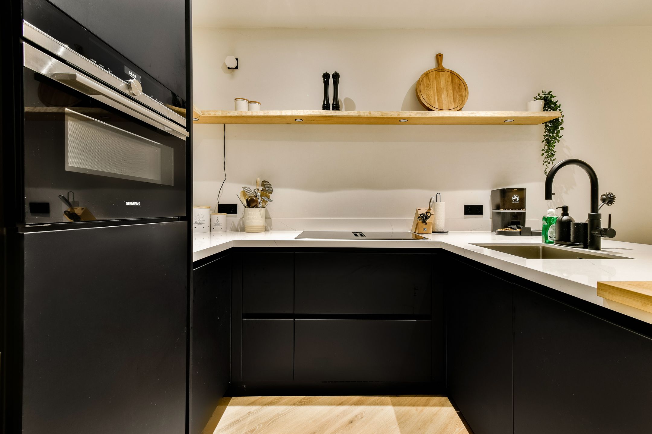 Renovated Ground-Floor Apartment with Garden in Rivierenbuurt — 9