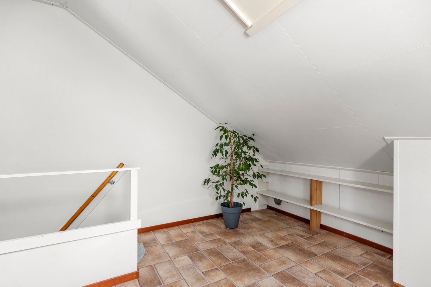 Spacious Corner Maisonette with Green Views and Balcony in Bennekom — 25