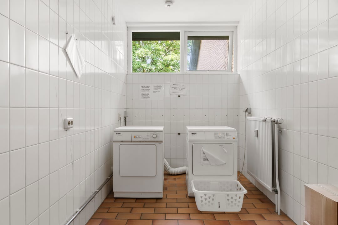 Spacious Corner Maisonette with Green Views and Balcony in Bennekom — 28