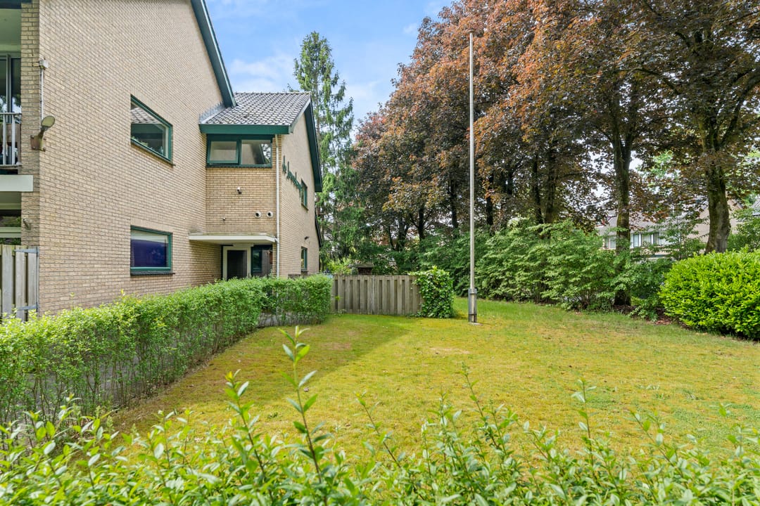 Spacious Corner Maisonette with Green Views and Balcony in Bennekom — 32