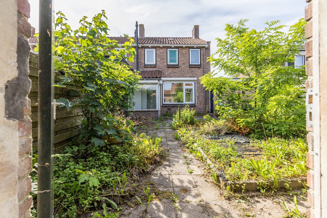 Corner House with Expansion Potential in Quiet Puttershoek — 23