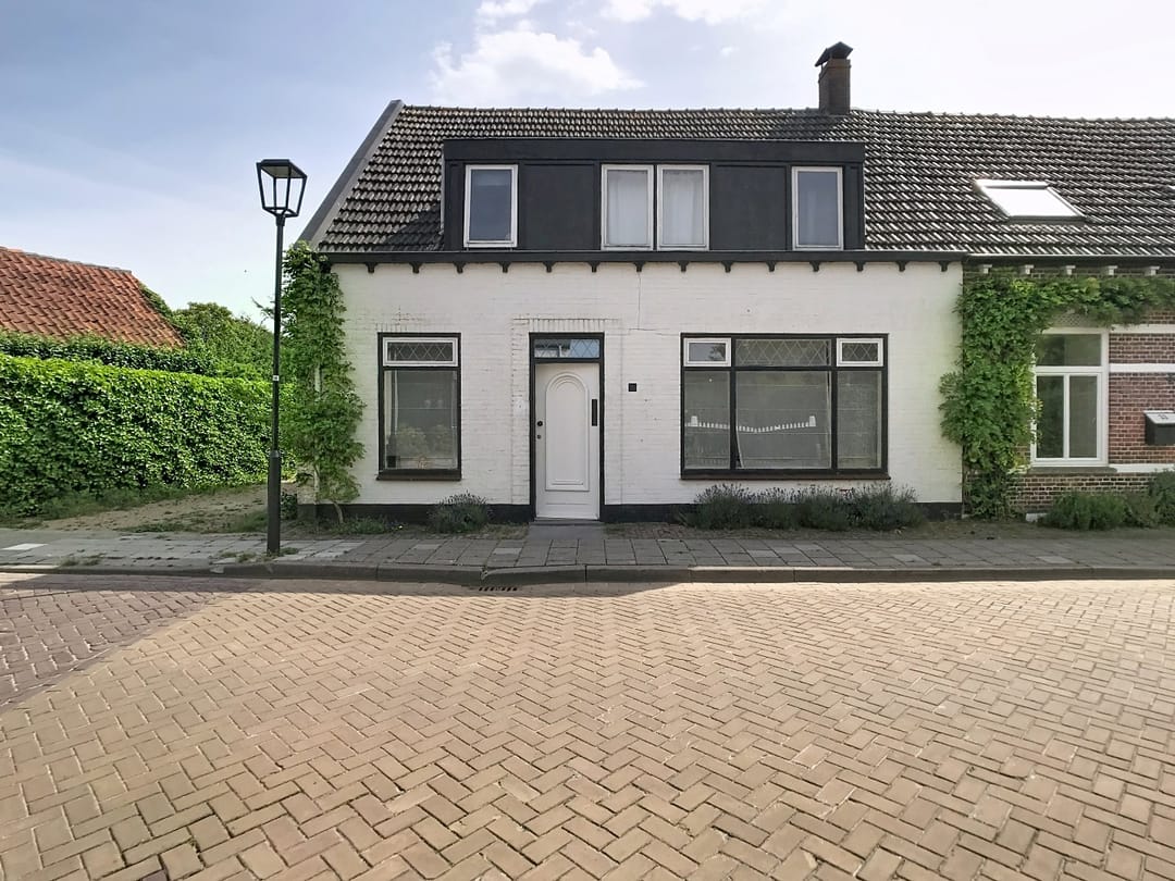 Photo 2 of Dorpsstraat 31