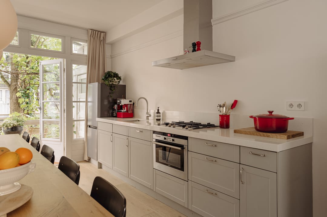 Spacious Apartment with Private Studio in Hoofddorppleinbuurt — 13