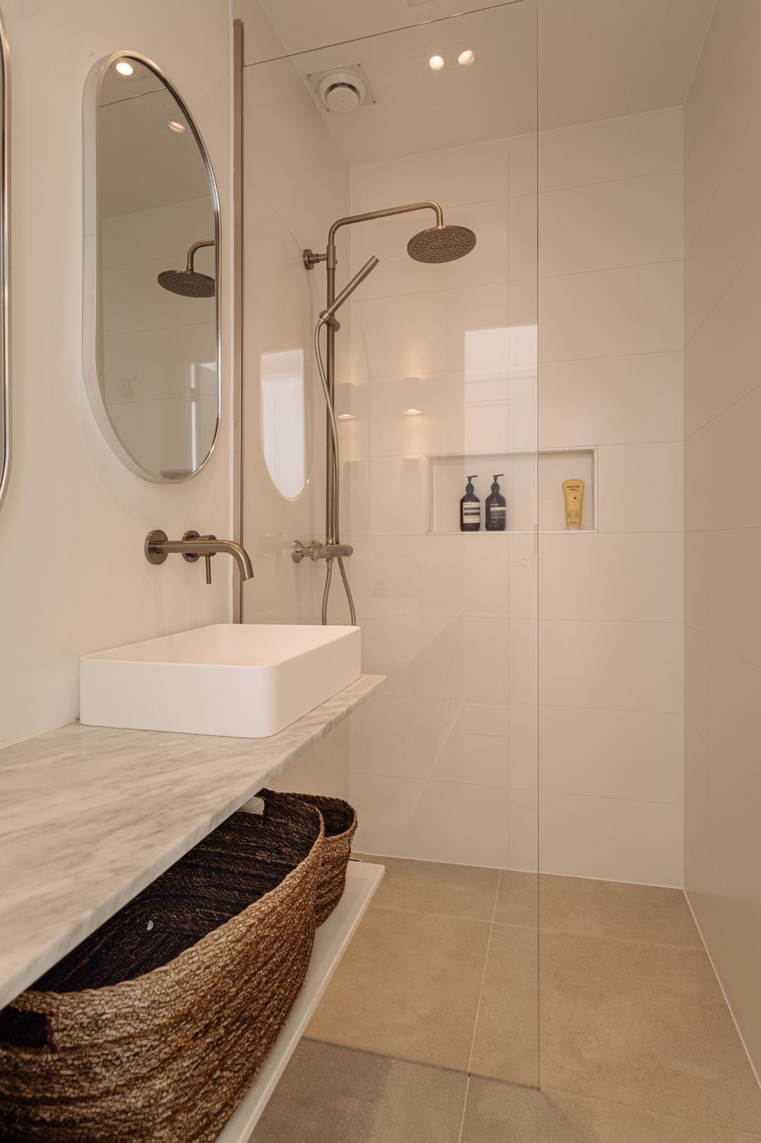 Spacious Apartment with Private Studio in Hoofddorppleinbuurt — 23