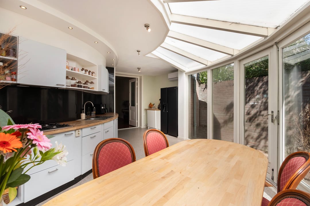 Characteristic Townhouse with Four Bedrooms and Detached Garage in Princenhage — 11