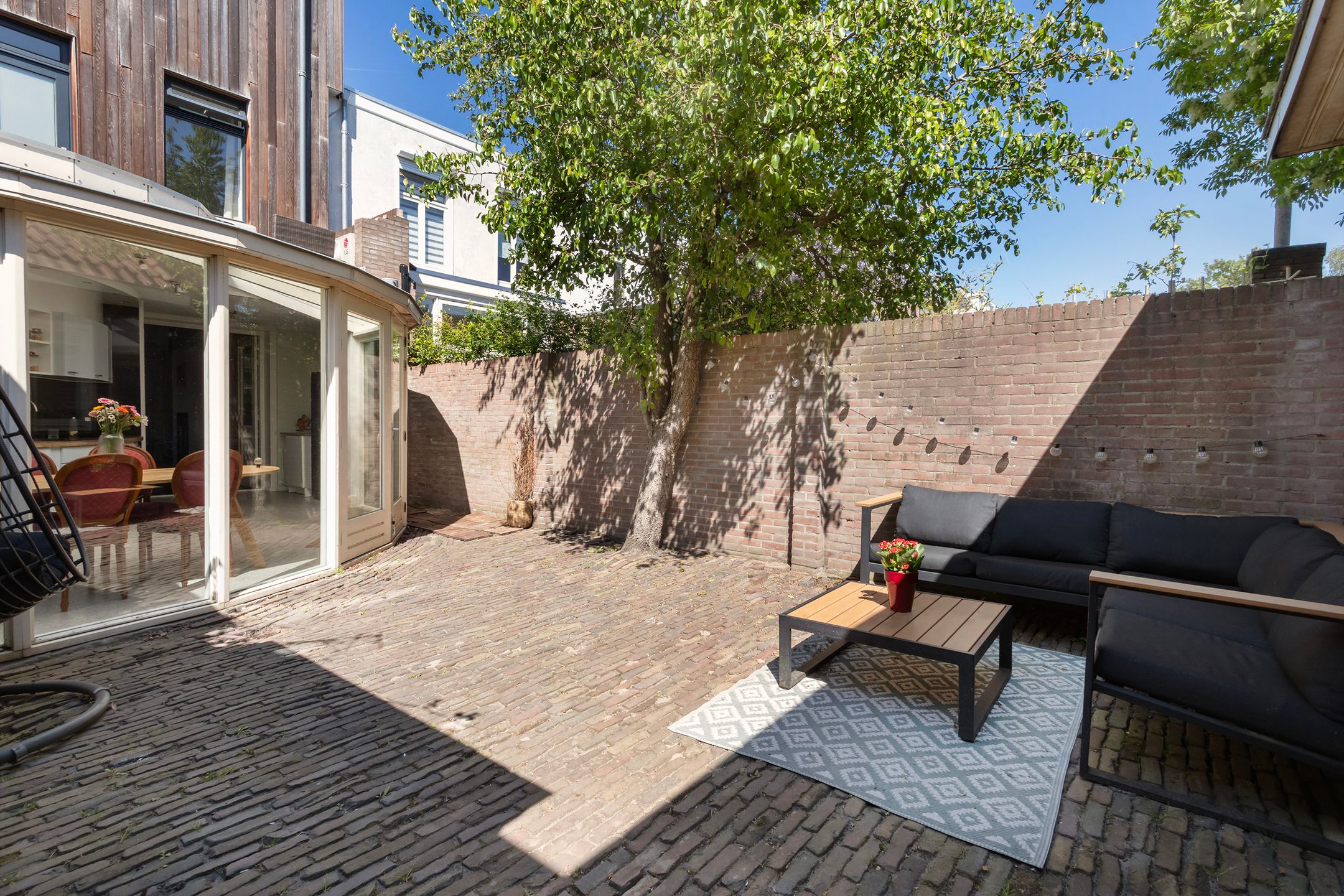 Characteristic Townhouse with Four Bedrooms and Detached Garage in Princenhage — 27