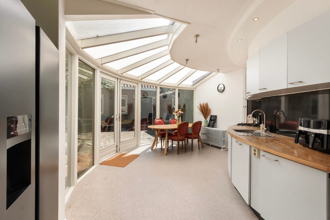 Characteristic Townhouse with Four Bedrooms and Detached Garage in Princenhage — 8
