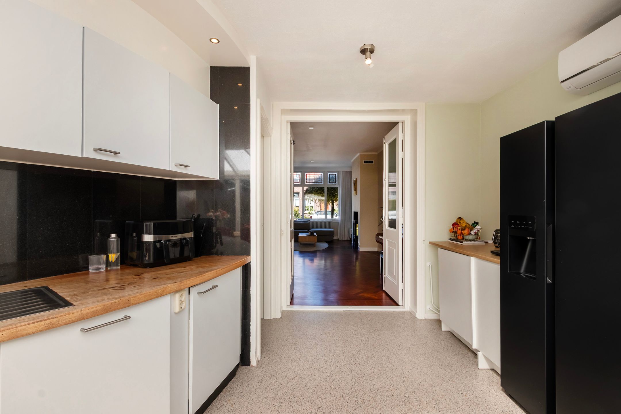 Characteristic Townhouse with Four Bedrooms and Detached Garage in Princenhage — 12