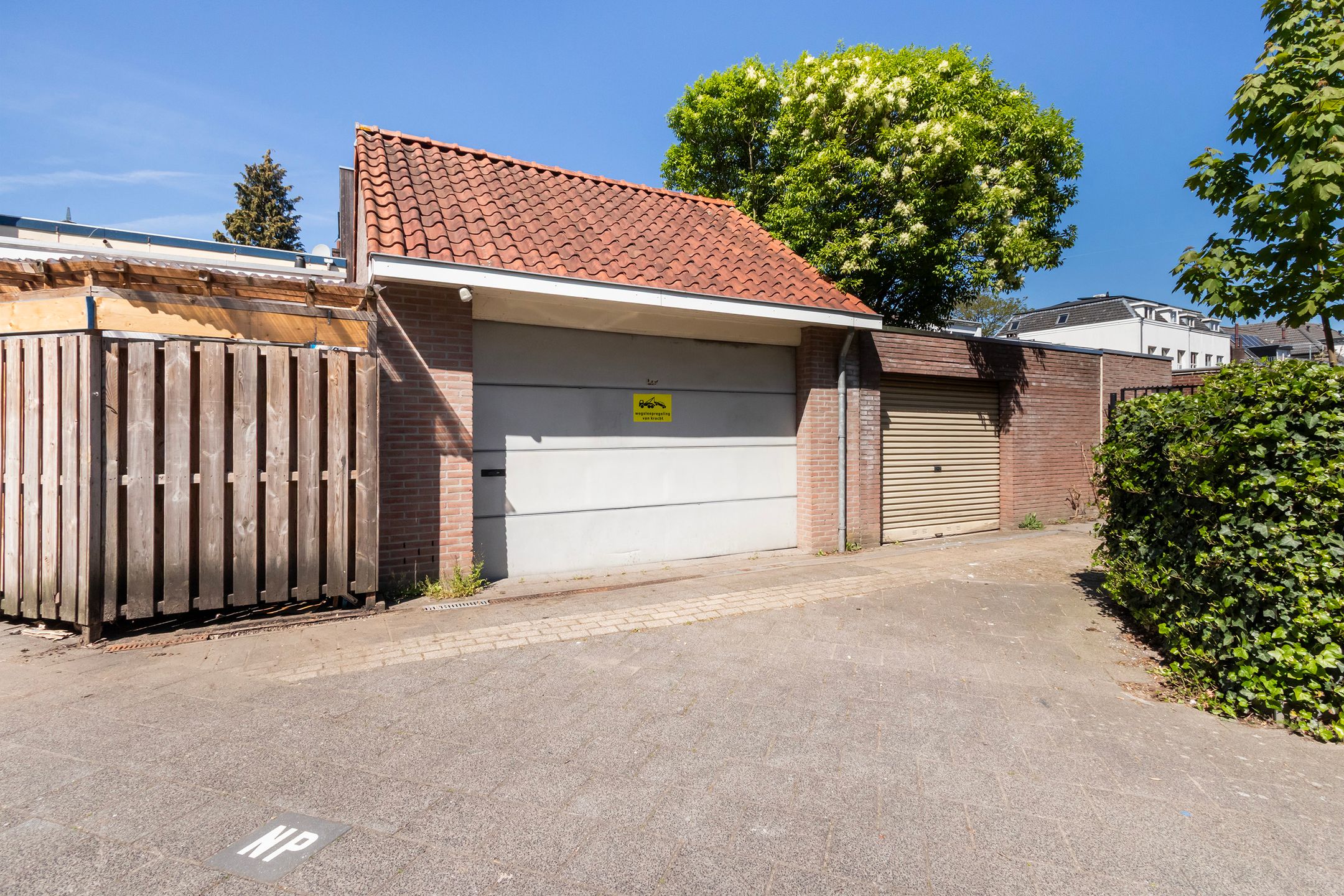 Characteristic Townhouse with Four Bedrooms and Detached Garage in Princenhage — 30