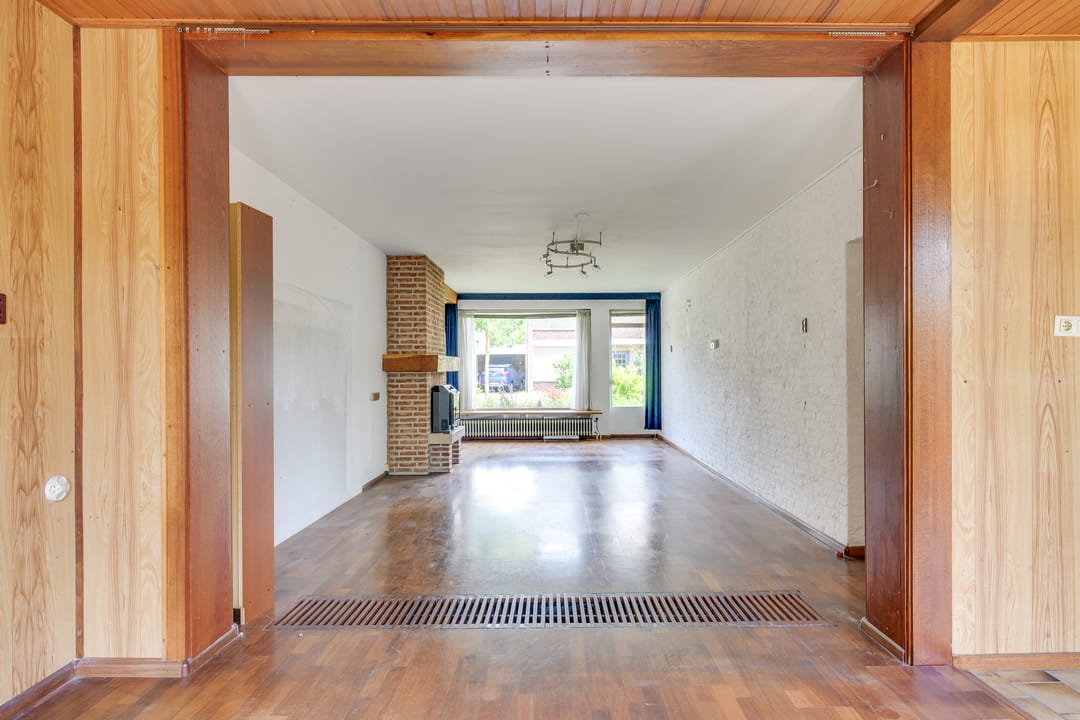 Spacious semi-detached family home with four bedrooms, garage, and sunny southwest garden in a quiet green location near Uden center — 7