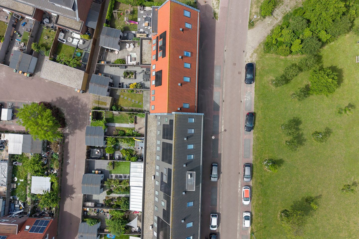 Modern and energy-efficient terraced house with unobstructed water views in Westerdel — 59