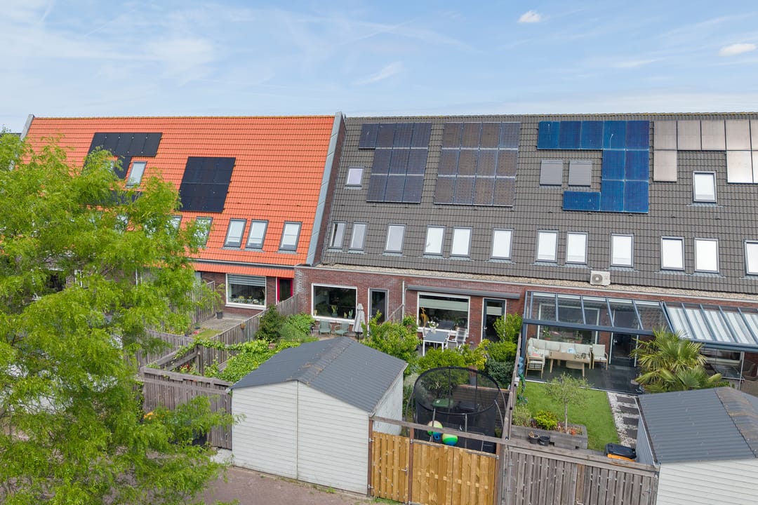 Modern and energy-efficient terraced house with unobstructed water views in Westerdel — 56