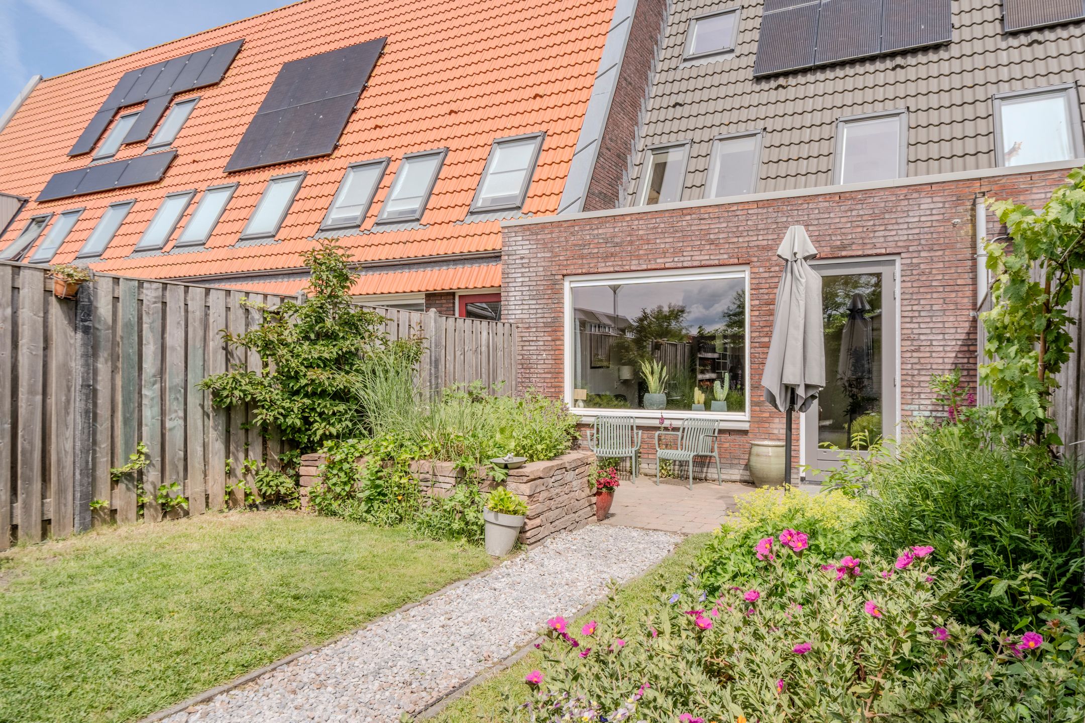 Modern and energy-efficient terraced house with unobstructed water views in Westerdel — 30