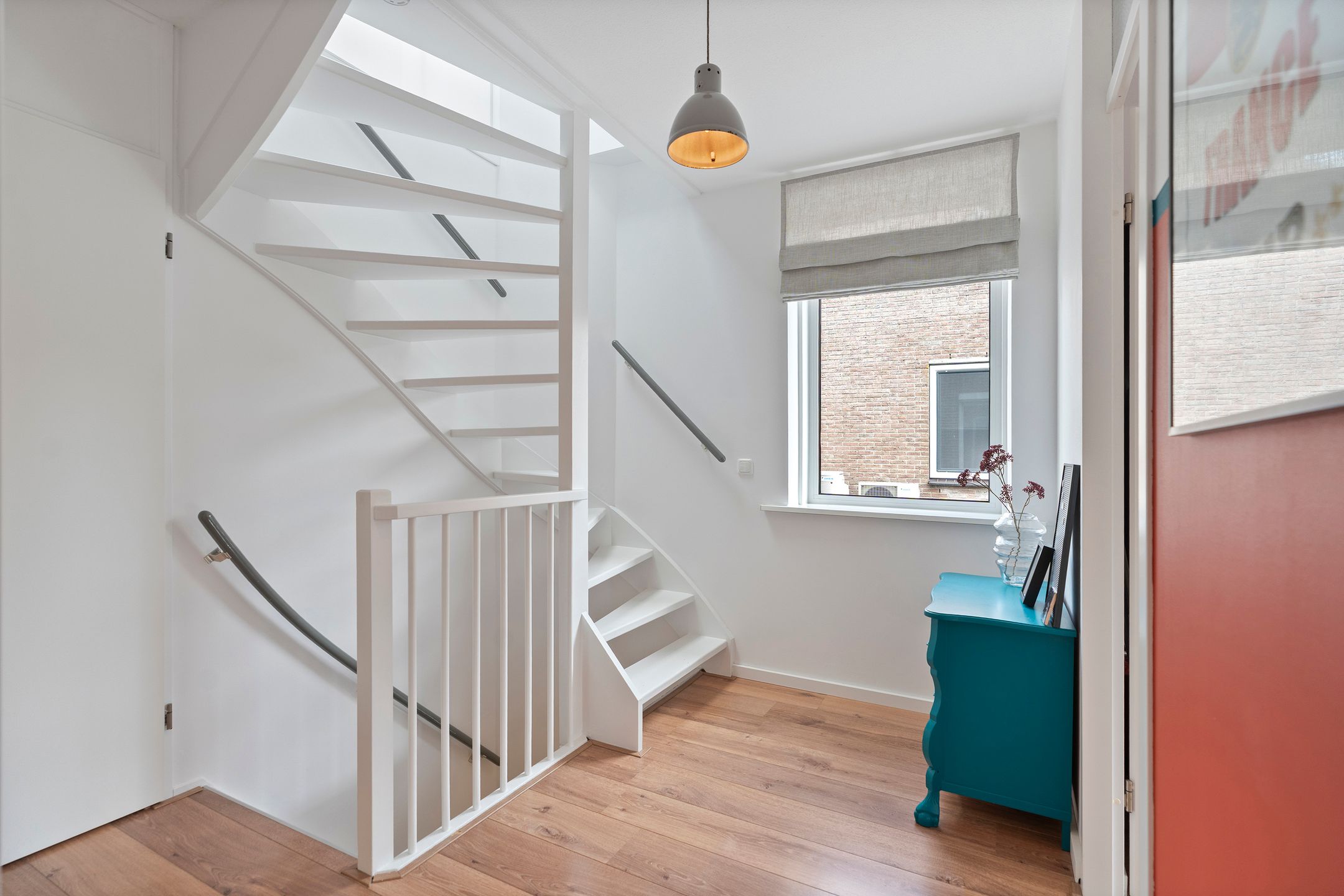 Move-in Ready Family Residence with Spacious Garden and Modern Amenities — 27