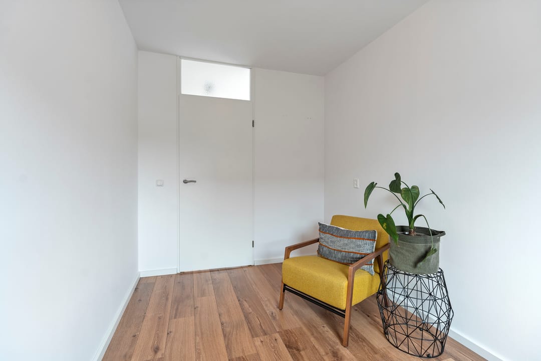 Move-in Ready Family Residence with Spacious Garden and Modern Amenities — 31