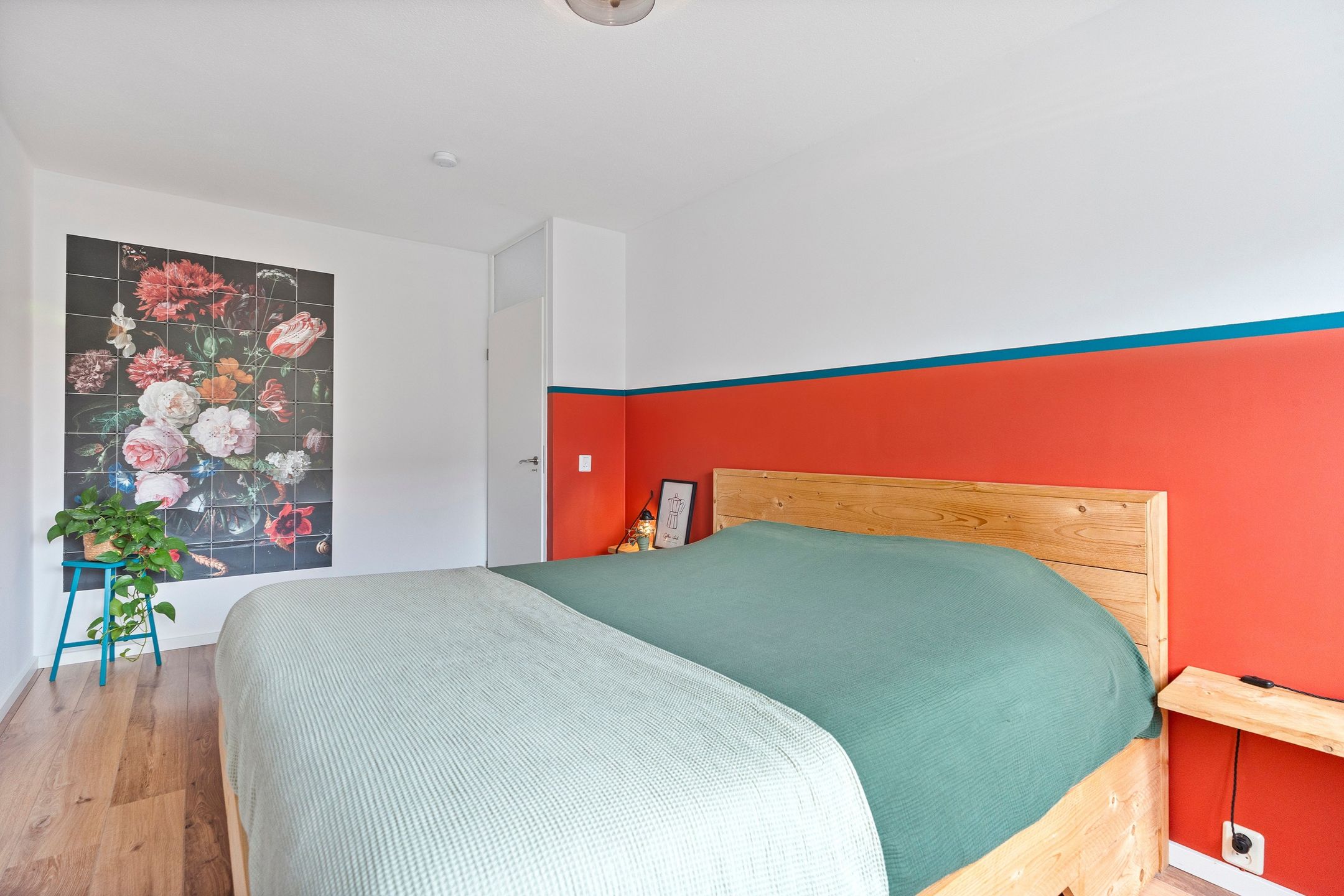 Move-in Ready Family Residence with Spacious Garden and Modern Amenities — 24