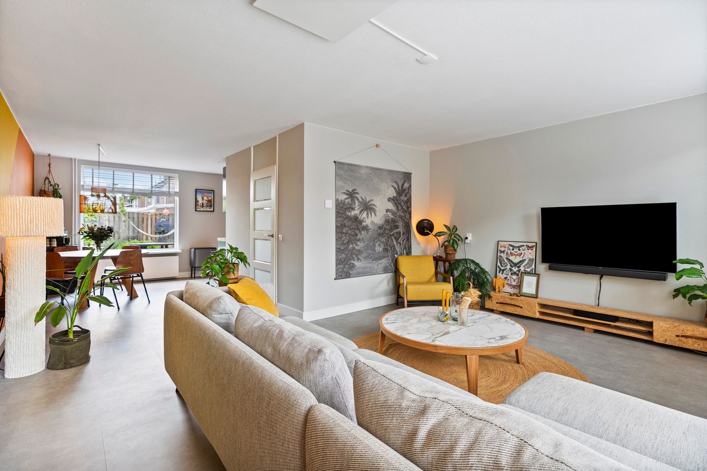 Move-in Ready Family Residence with Spacious Garden and Modern Amenities — 14