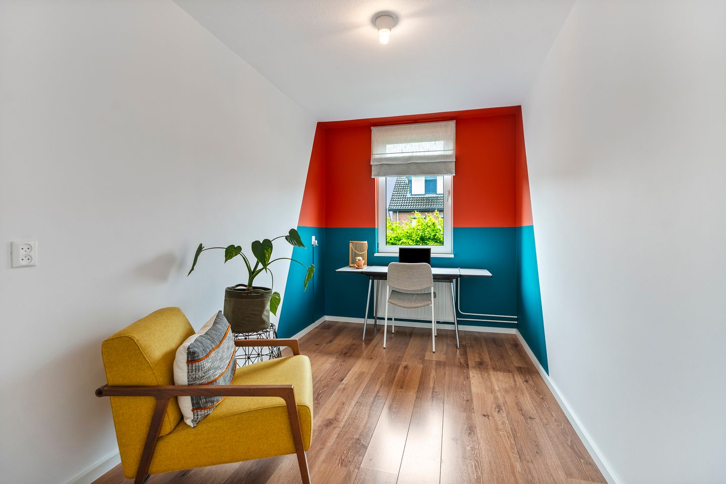 Move-in Ready Family Residence with Spacious Garden and Modern Amenities — 29