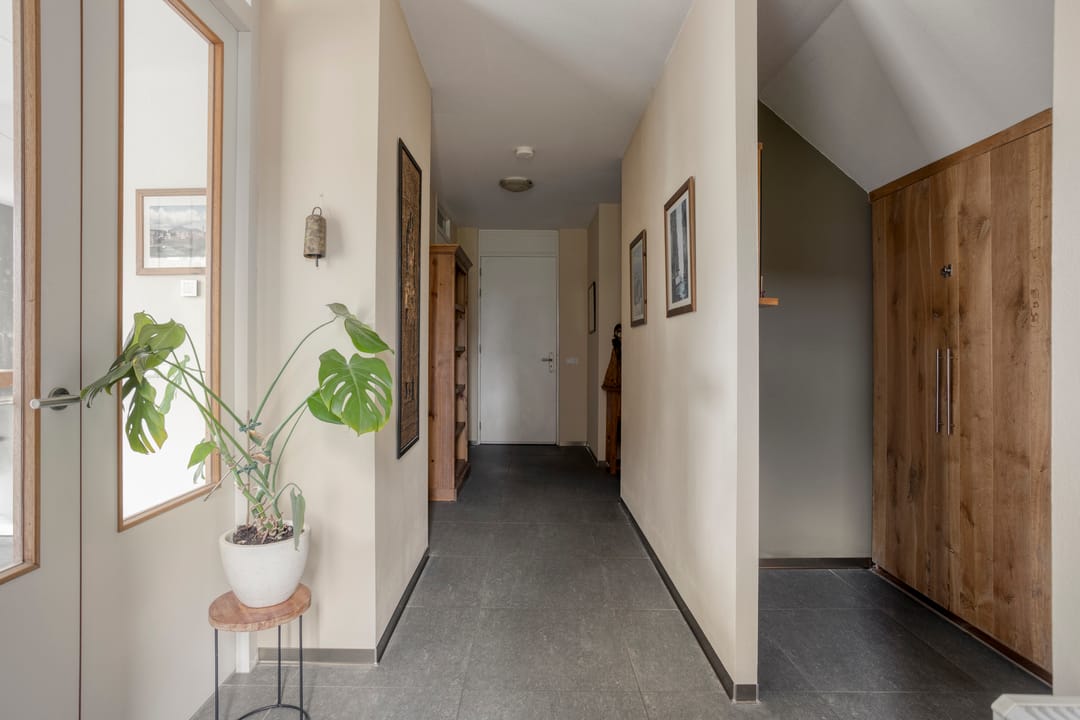 Sustainable Thatched-Roof Villa with Spacious Living and Solar-Powered Comfort in Leiden's Green Heart — 7